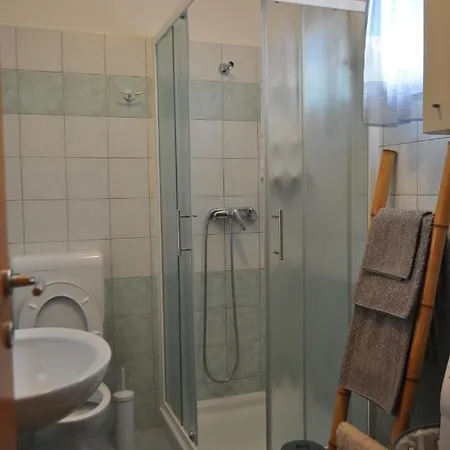 Holiday House Kamenjak With New Pool بيت للعطل